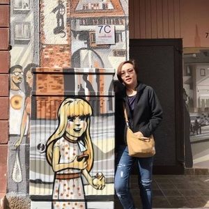 Meet your Posher, Tharinee